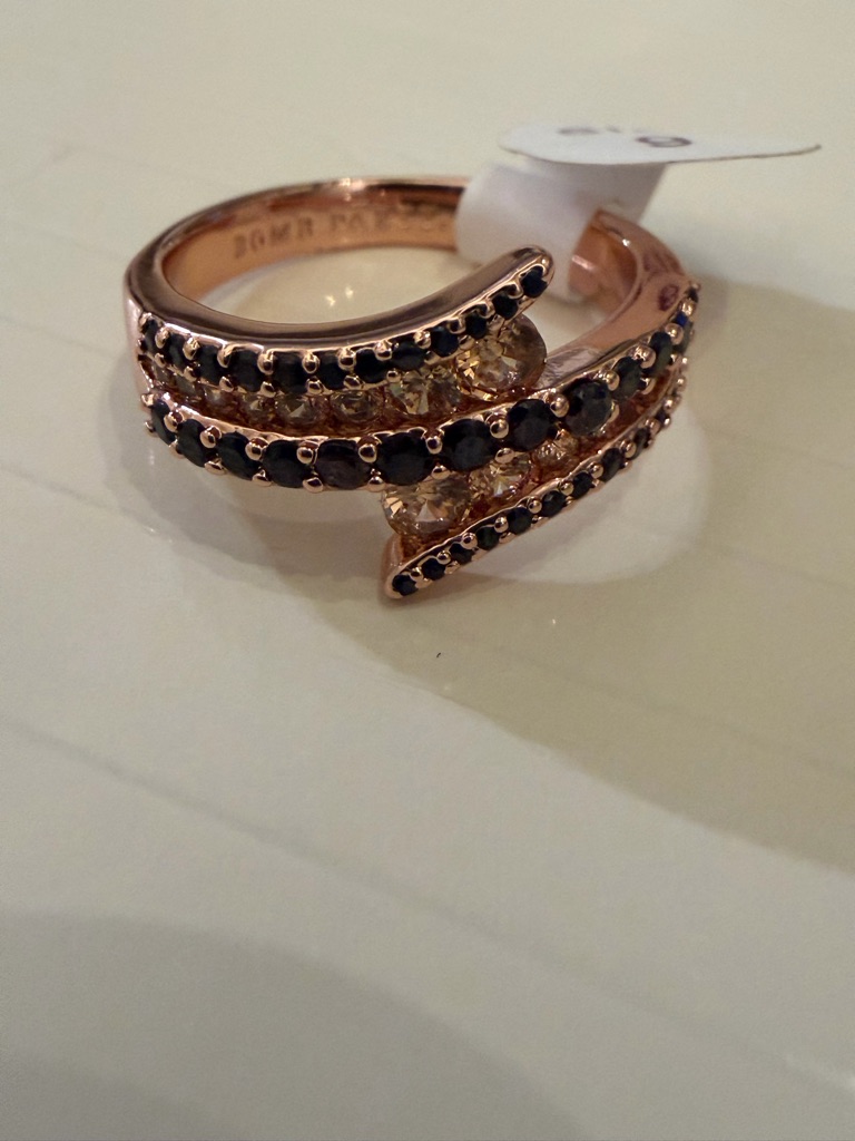 Bomb Party Ring Size 9 23$